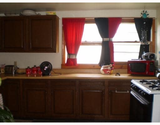 Unit Kitchen - 162 S Main St