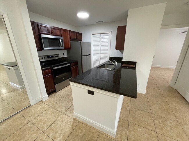 Foto del edificio - ANNUAL RENTAL - CAMDEN COVE- 1 BED - 1 BAT...