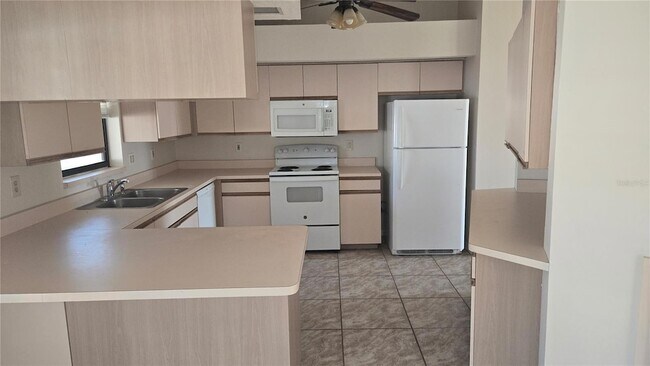 Foto del edificio - 380 S Quincy Rd