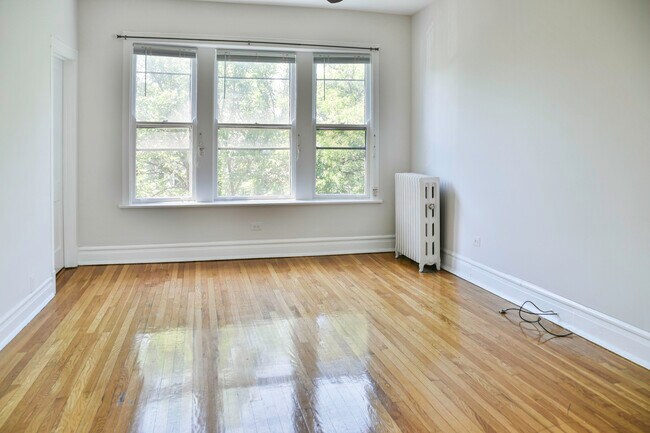 Foto del edificio - 4203 N Damen Ave