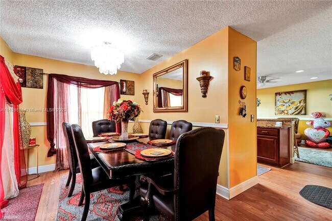 Foto del edificio - 3 br, 2.5 bath House - 6491 Ocean Dr