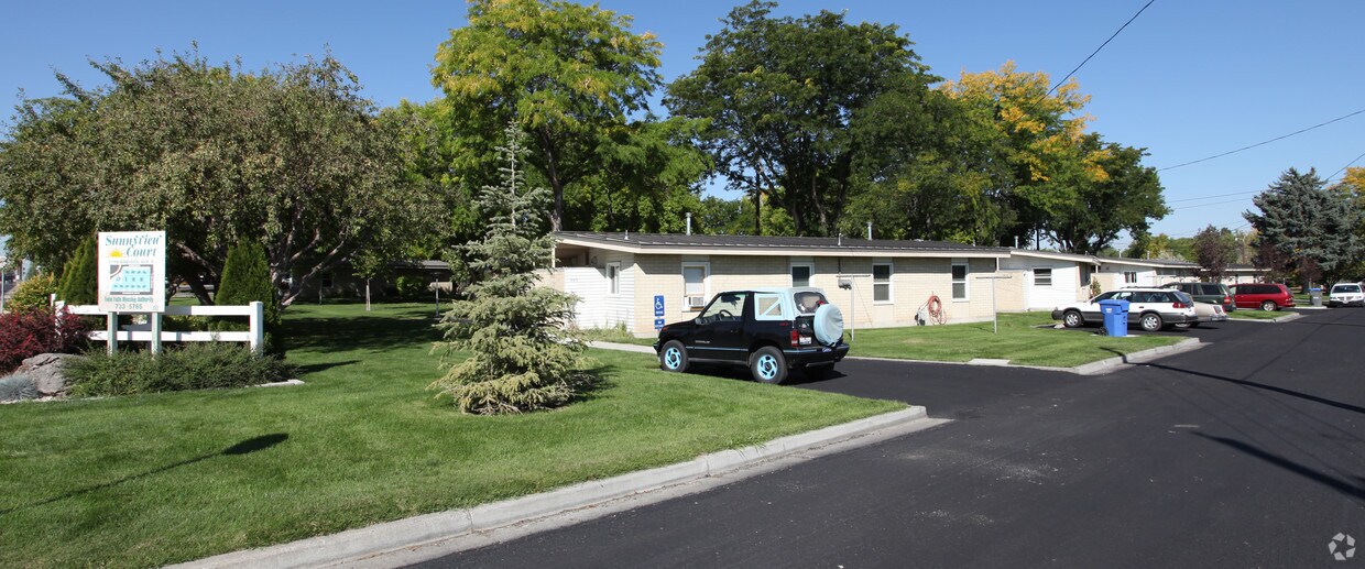 Primary Photo - Sunnyview Court