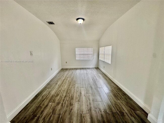 Foto del edificio - 5519 NW 4th Ave