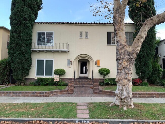 Foto del edificio - 9932 Robbins Dr