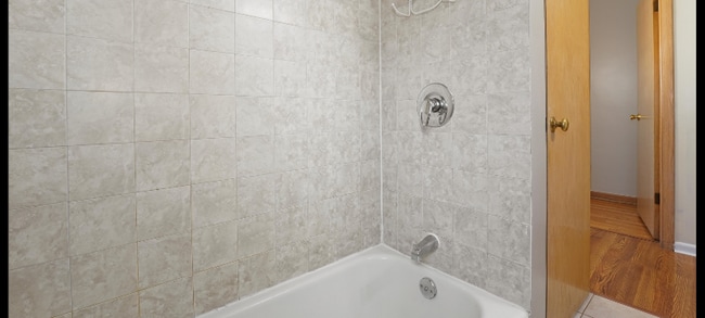 Building Photo - 3803 S Lombard Ave