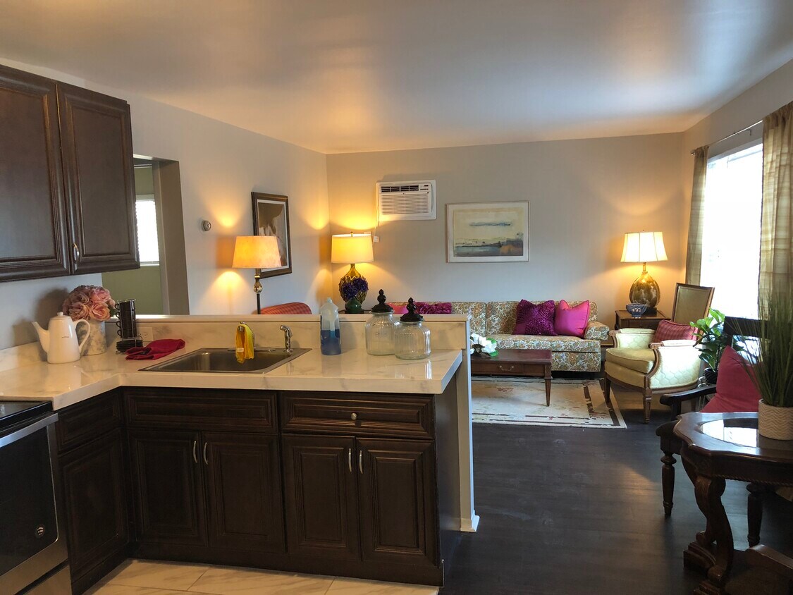 Foto principal - 2508 Inglis St