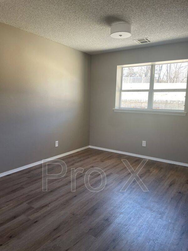 Building Photo - 3812 S Indiana Ave