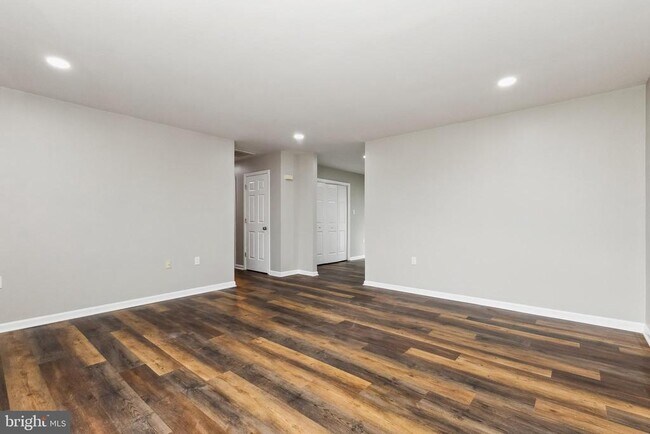 Foto del edificio - 100 Heathrow Ln