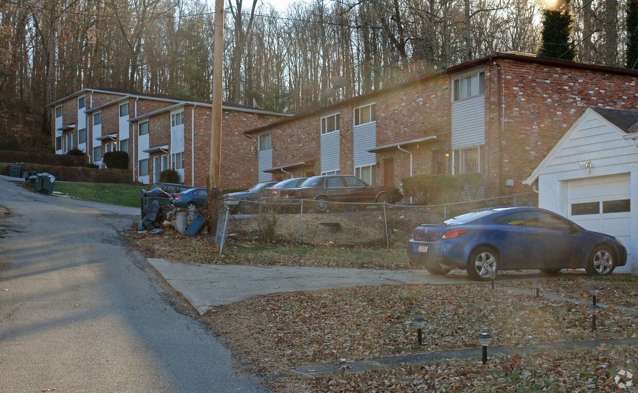 Primary Photo - 6000 Stiles Dr
