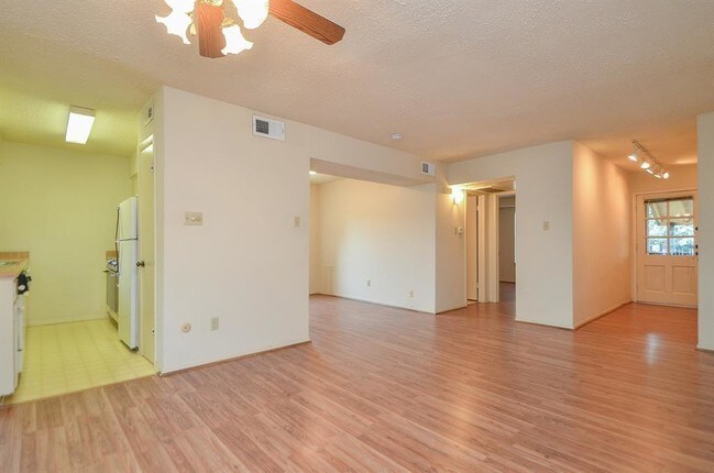 Foto del edificio - 8289 Kingsbrook Rd