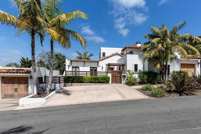 Building Photo - 7721 Hillside Dr