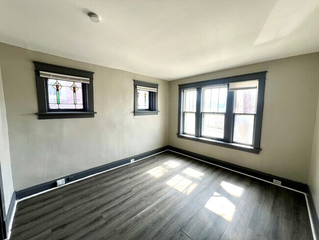 Building Photo - 3641 Chippewa Street