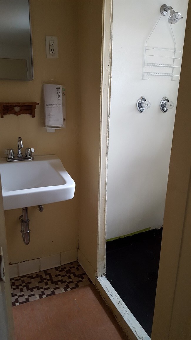Foto del edificio - 1322 W 17th St