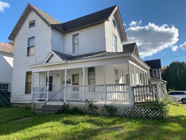 Building Photo - 425 W Adams St