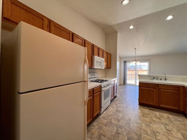 Foto del edificio - 3 bedroom Home located in the Desert Lakes Subdivision  - Fernley NV