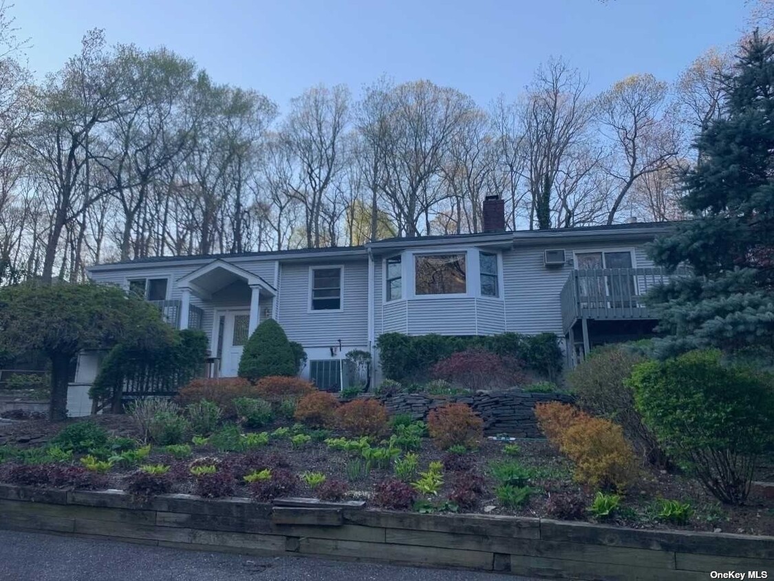 Primary Photo - 40 Oakdale Rd