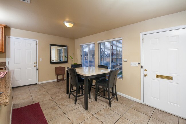 Building Photo - 718 K St
