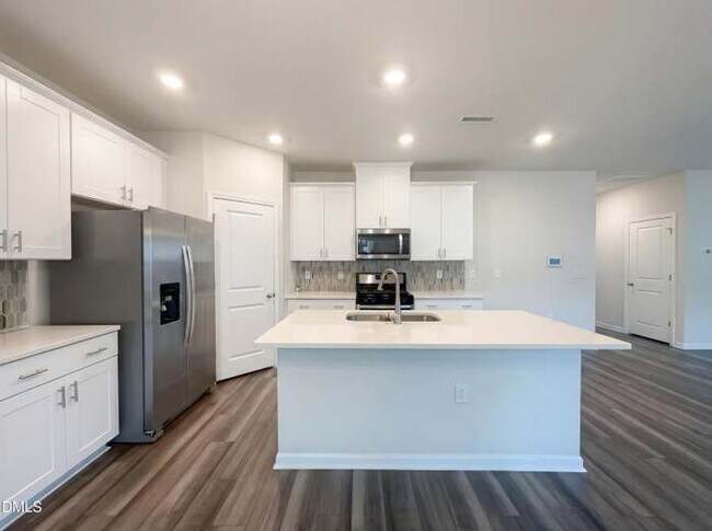 Foto del edificio - 1012 Depot Dr