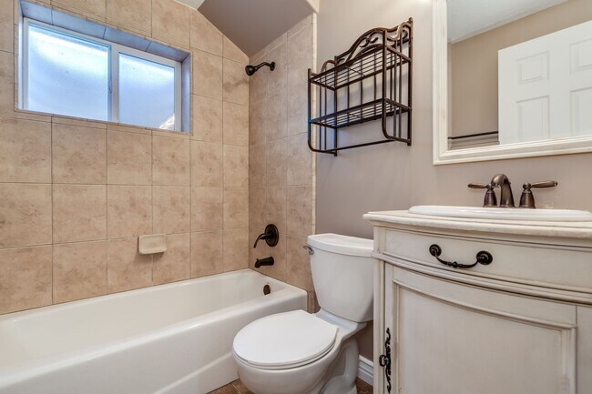 Building Photo - Beautiful Rambler Style Single Family Home...