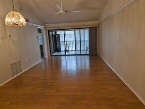 Building Photo - 5745 Summerside Ln