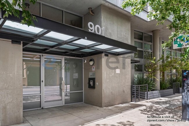 Building Photo - 901 Jefferson St