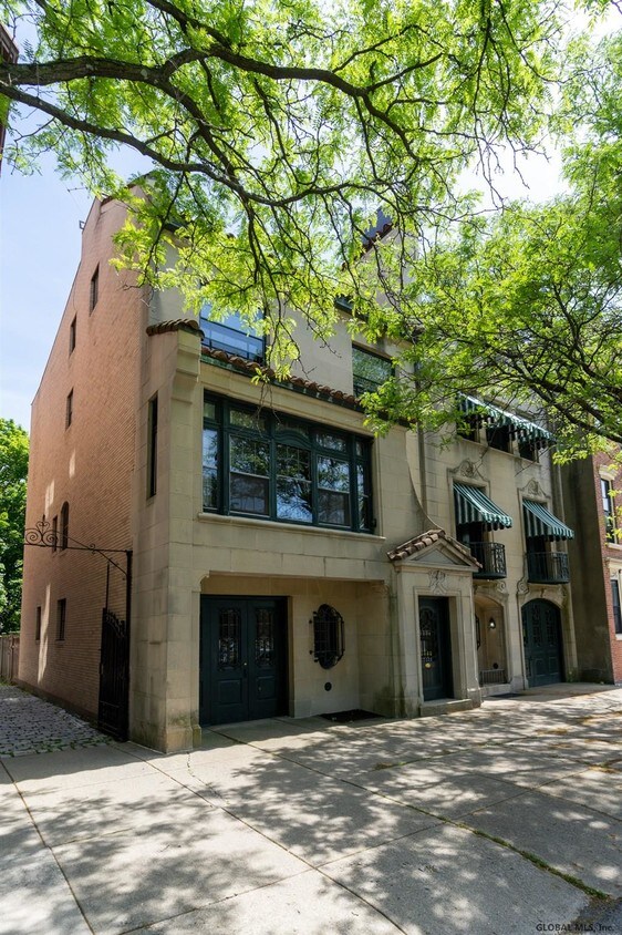 Primary Photo - 66 Willett St