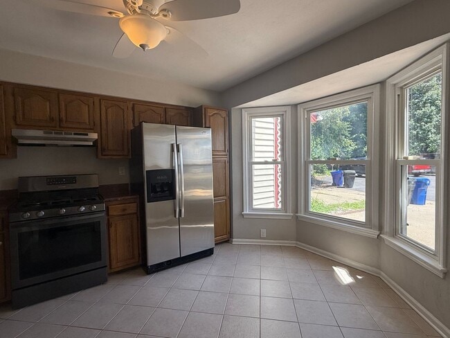 Building Photo - Townhouse In Virginia Beach