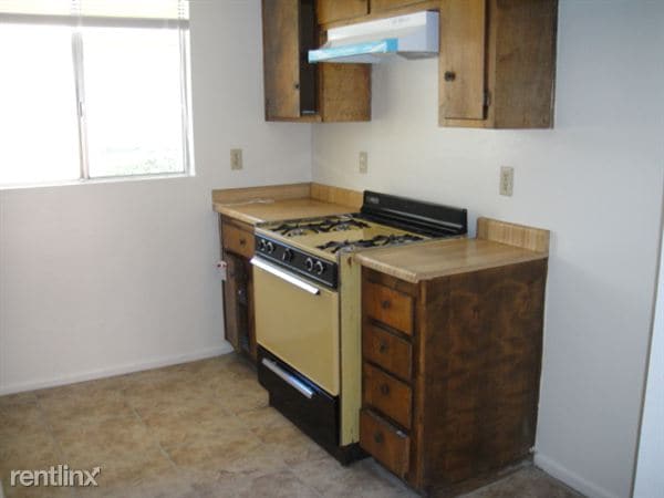 Building Photo - 269 N Mayflower St