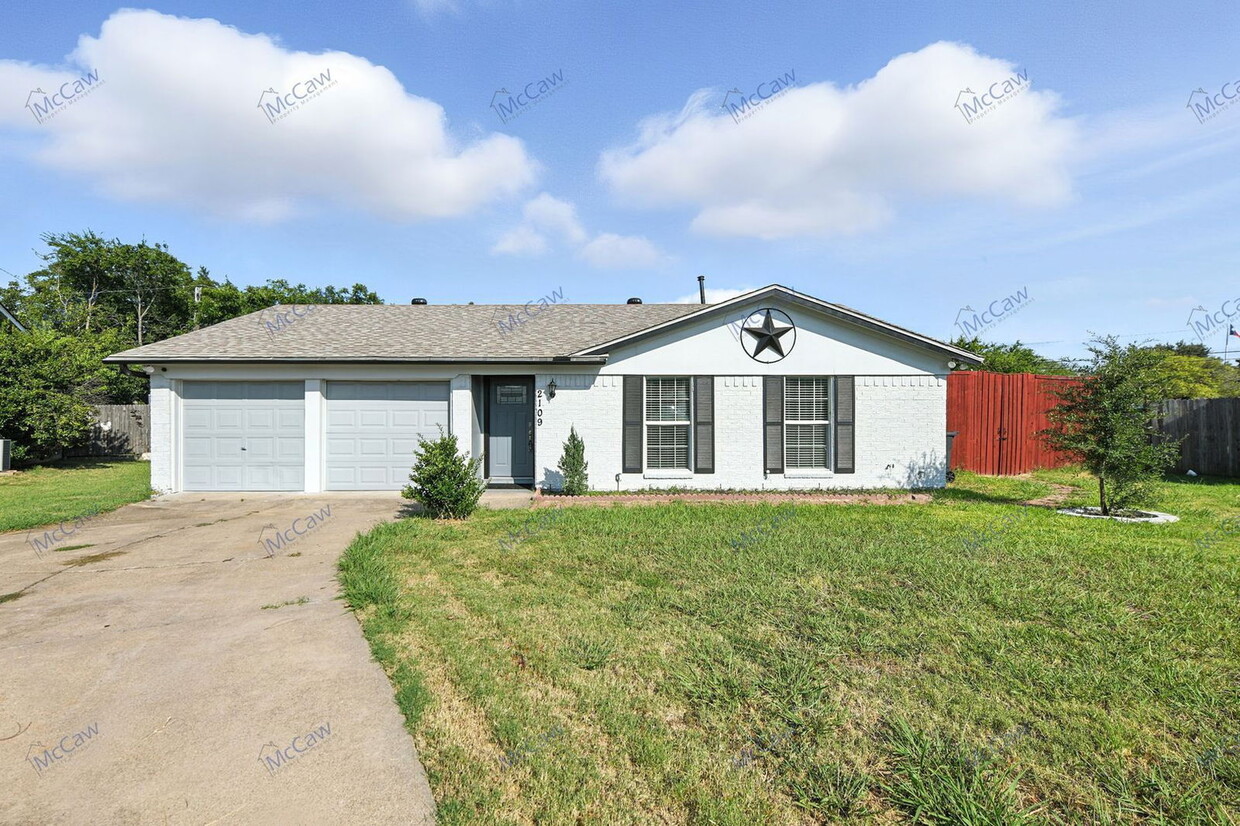 Primary Photo - 2109 Jeannette Ct