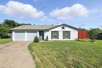 Building Photo - 2109 Jeannette Ct