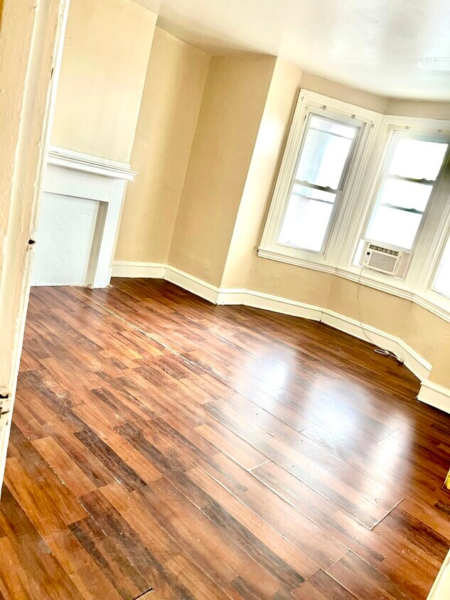 Foto principal - 121 S 55th St