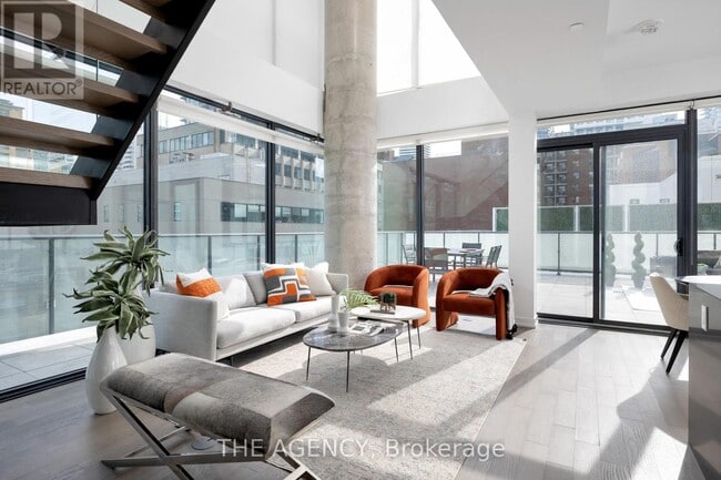 Building Photo - 161 Roehampton Ave