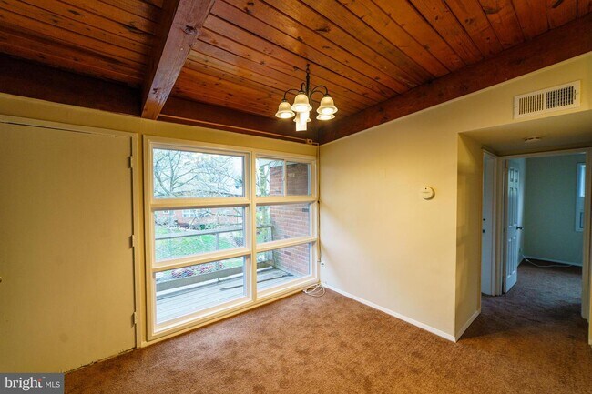 Foto del edificio - 7300 18th Ave