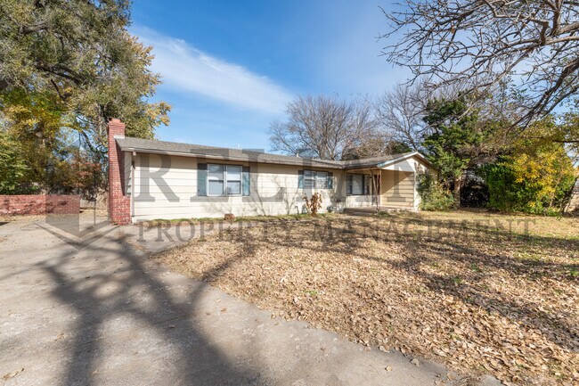 Foto del edificio - 220 E 44th St S