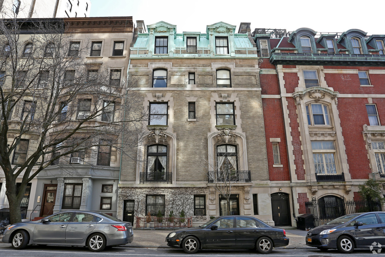 Building Photo - 322 W 106th St