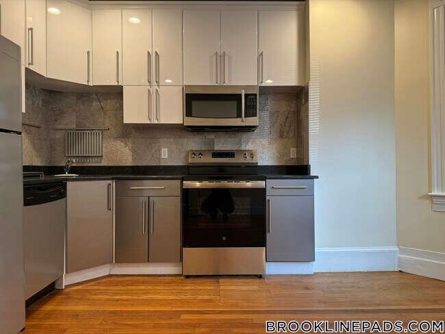 Foto del edificio - 191 Winthrop Rd