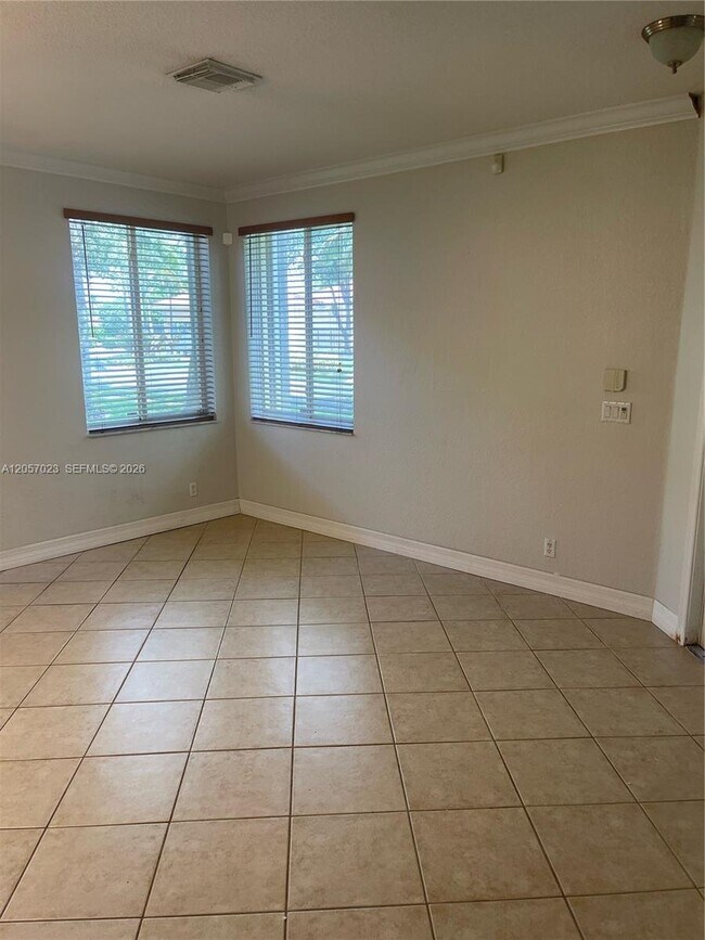 Foto del edificio - 2847 S Evergreen Cir