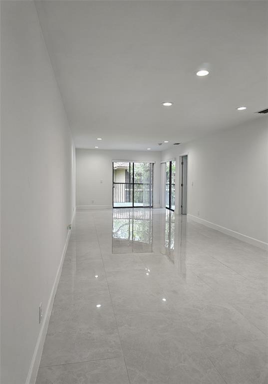 Foto del edificio - 9557 NW 2nd Pl