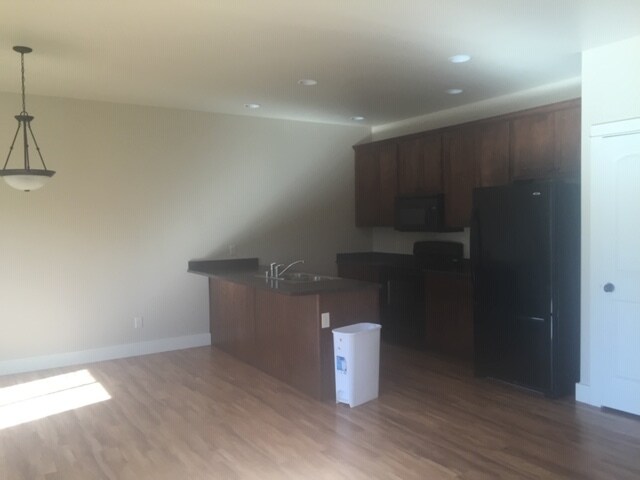 Foto principal - 2486 Daffodil St