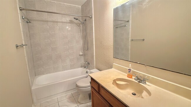 Foto del edificio - 13511 Harpers Bridge Dr