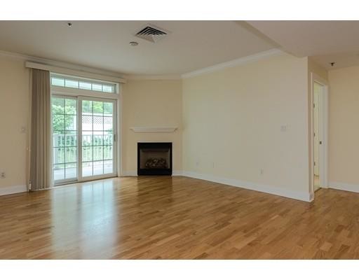 Building Photo - 95 Conant St