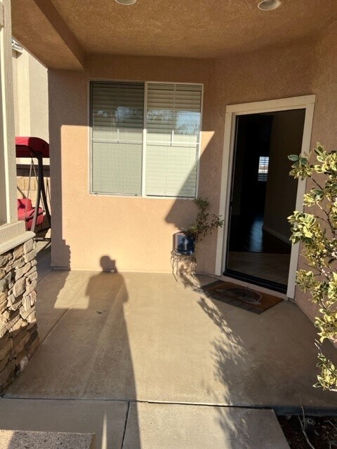 Foto del edificio - 15755 Roan Rd