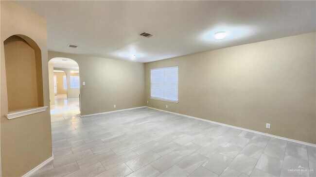 Building Photo - 3306 San Gabriel St