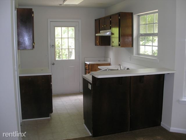 Building Photo - 3 br, 2 bath House - 1411 E 58th St