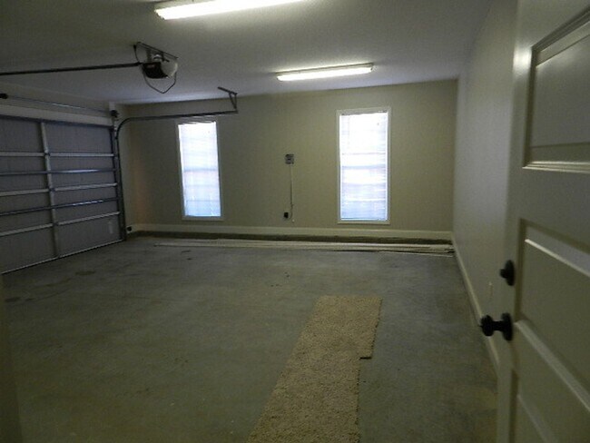 Foto del edificio - 3BD/2B Home in Lakeland 12 Minutes from Moody AFB