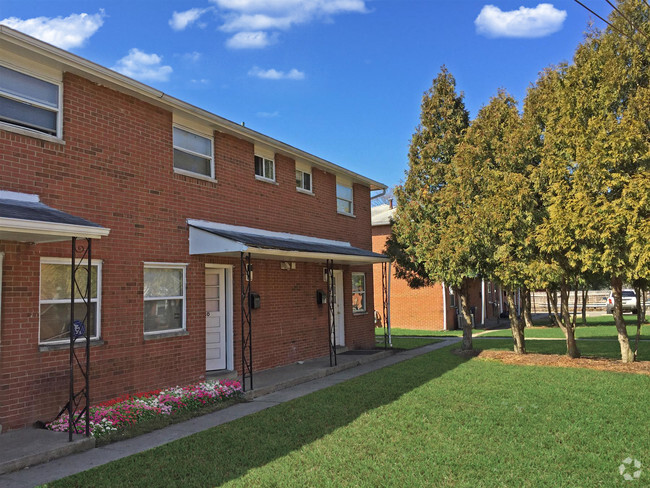 Building Photo - Yearling Green