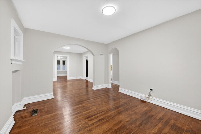 Foto del edificio - 6135 Newport Ave