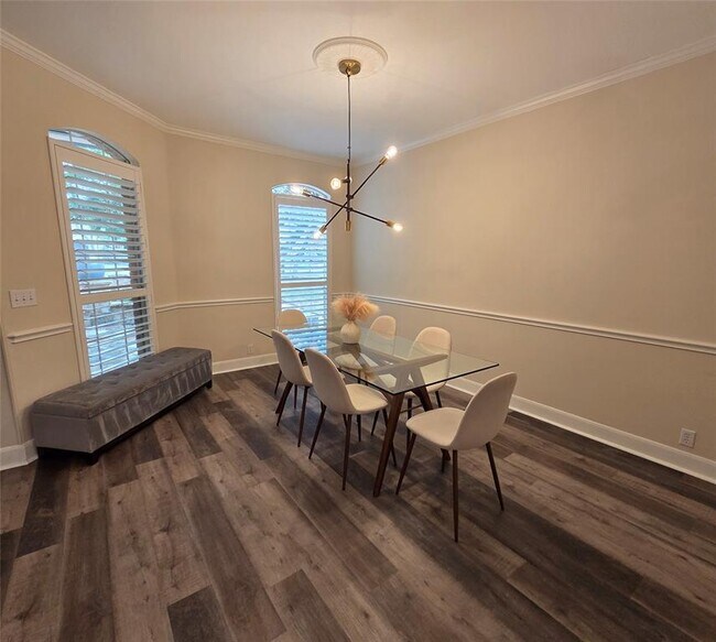 Foto del edificio - 8208 Endeavor Cir