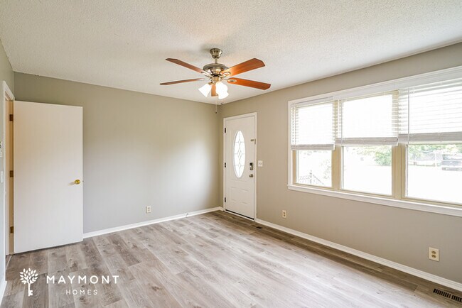 Foto del edificio - 127 Evergreen Cir