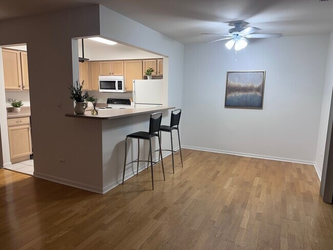 Foto del edificio - 234 W Ct of Shorewood
